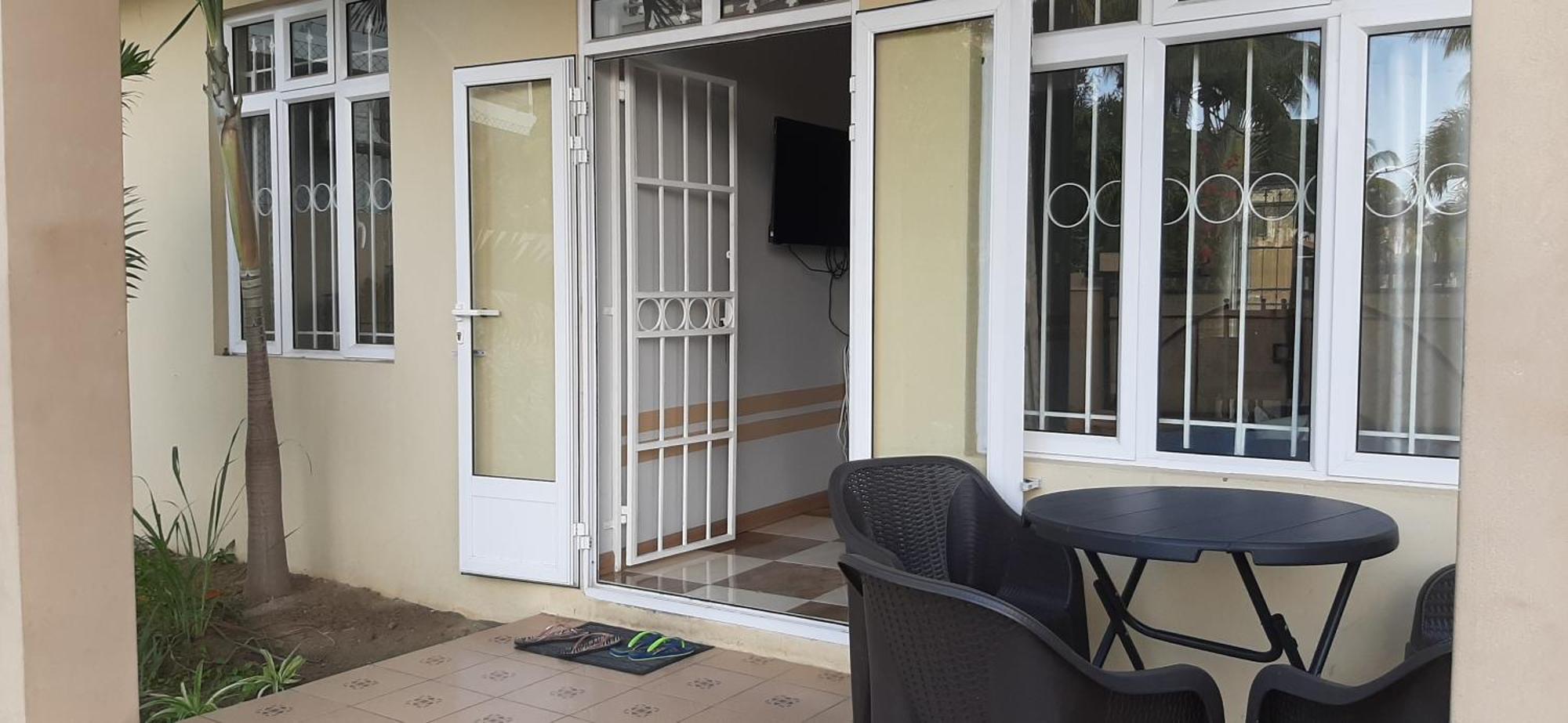 Ground Floor Lovely Two Bedrooms Apartment Flic-en-Flacq Exterior foto